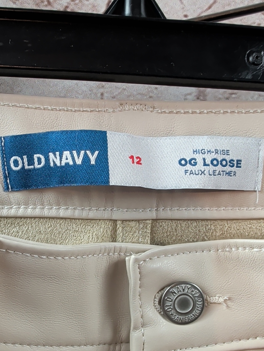 Old Navy Faux Leather Pants Size 12 - Picture 4 of 7